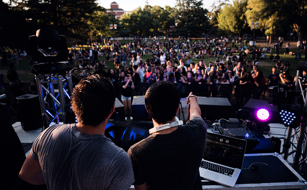 Auch ein DeeJay – Open Air bedarf ähnlicher Planung wie ein Festival mit Bands ...