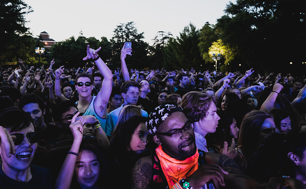 Das Festivalgelände ist rappelvoll! Ausverkauft!