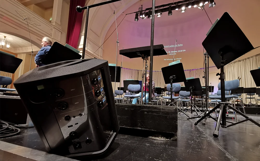 Im Orchestereinsatz als Monitor auf der Bühne: Akkulautsprecher Bose S1 Pro Plus / © Engelmann Promotion