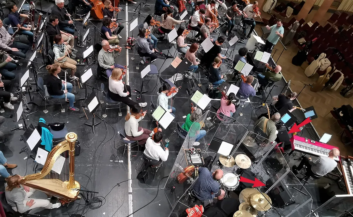 Orchester und Band bei einer gemeinsamen Probe © Engelmann Promotion