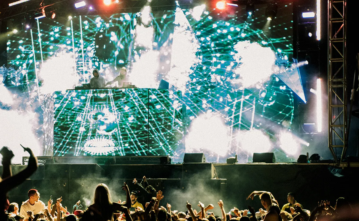 Ob ein DeeJay Event oder andere Live-Action, entscheidend ist innovative Lichttechnik © Deane Bayas, Pexels