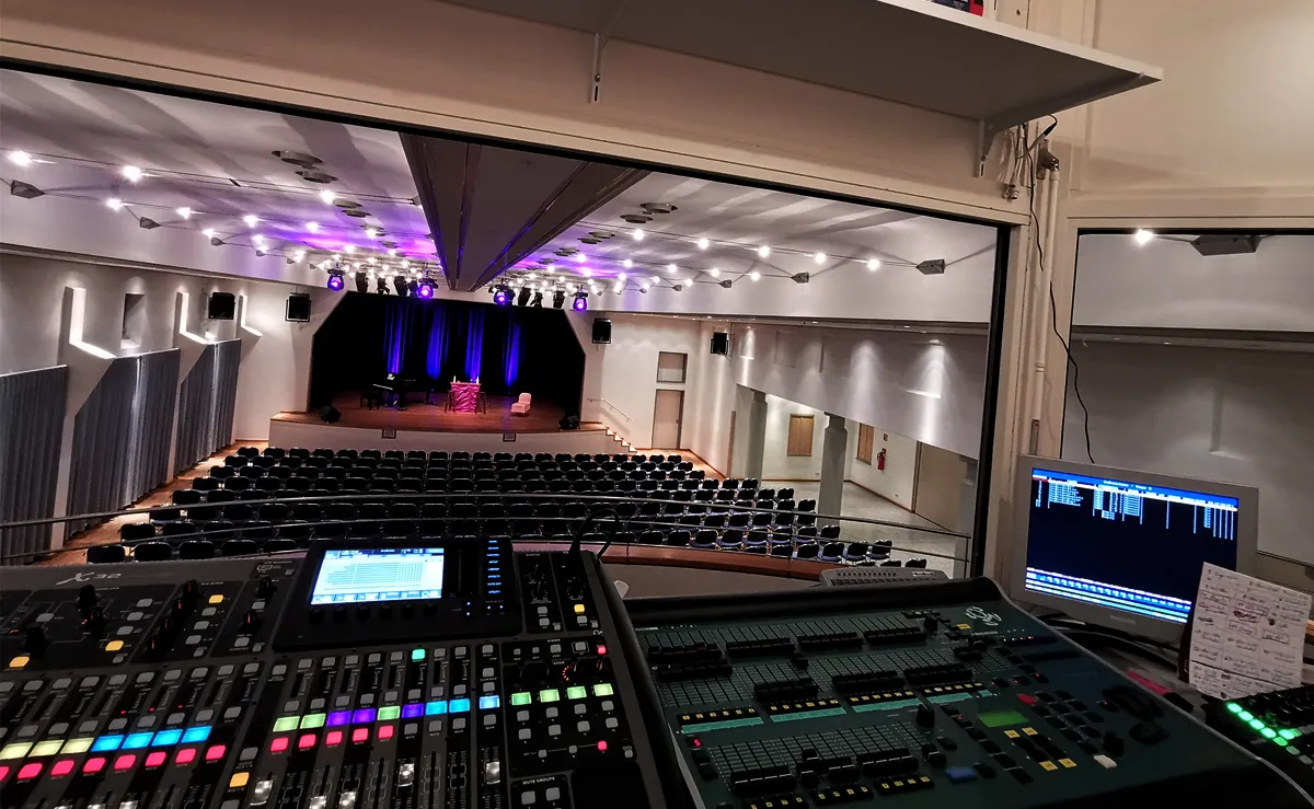 Die Festinstallation einer Konzerthalle wird modernisiert © Engelmann Promotion