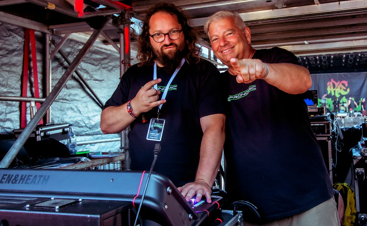 Ruben Raff und Ernst Seider am Digitalmixer © Engelmann Promotion