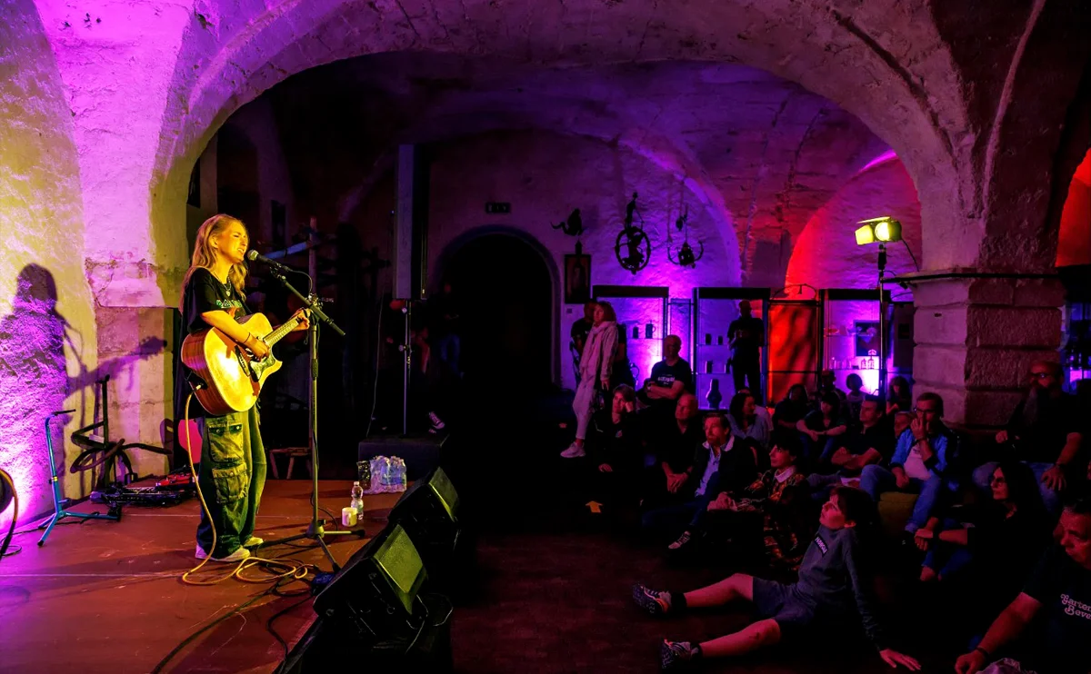 Es geht auch anders: Zwei Dörfer organisieren dieses Indoor-Festival zusammen. Termin: 29. bis 31.10.2026 © Kaltern Pop
