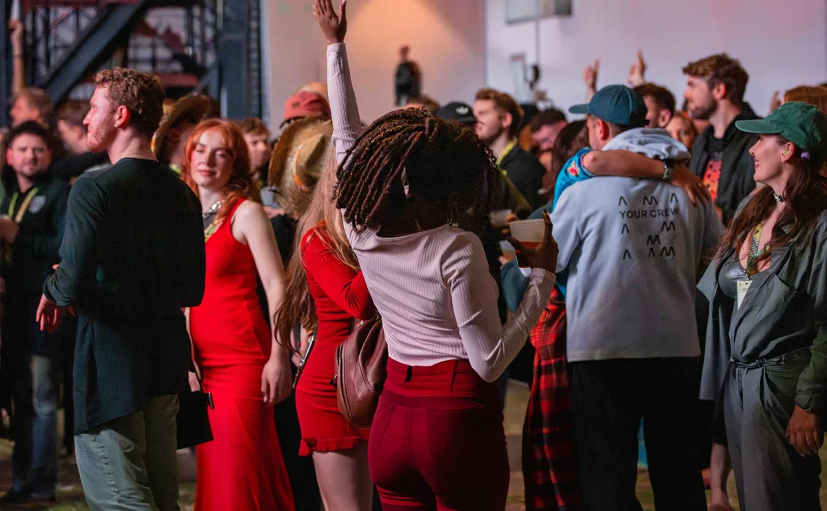 Das Vergnügen während so einem Festival kommt hier nicht zu kurz - Besucher auf der AfterShow Party © Future Of Festivals